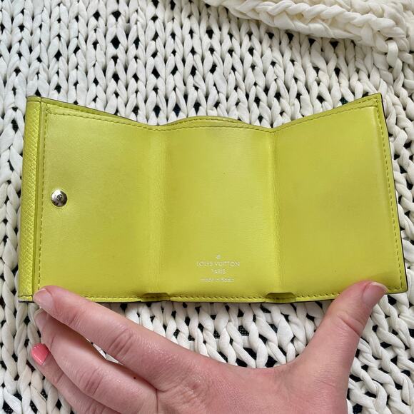 Louis Vuitton Discovery Compact Wallet Monogram Virgil Taigalama Tri-fold Yellow - Picture 8 of 16